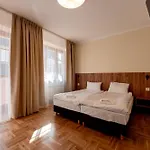 Gwiazda Tatr - Osrodek Rekolekcyjno - Wypoczynkowy Pensionat 3*