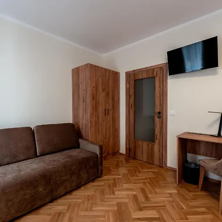 Gwiazda Tatr - Osrodek Rekolekcyjno - Wypoczynkowy Konukevi 3*
